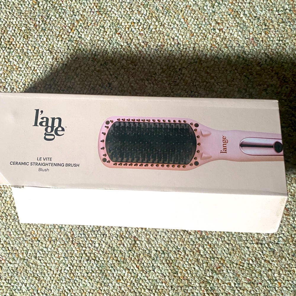 Lange Blush Ceramic Straightening Brush
ONLY USED ONCE